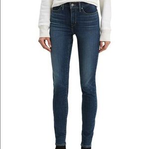 Levi's dark wash skinny jeans